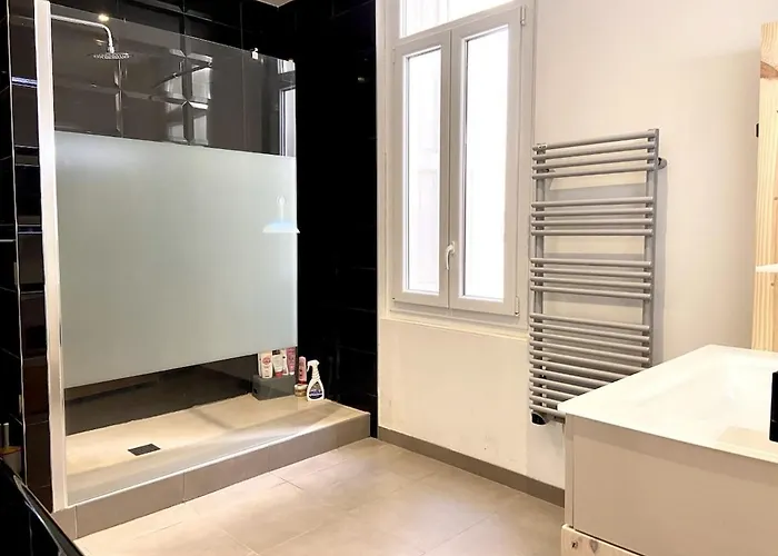 T2 Lumineux Avec Balcon - Centre De